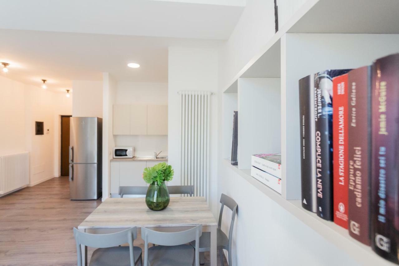 Central & Modern Apartment By Rent All Como Luaran gambar